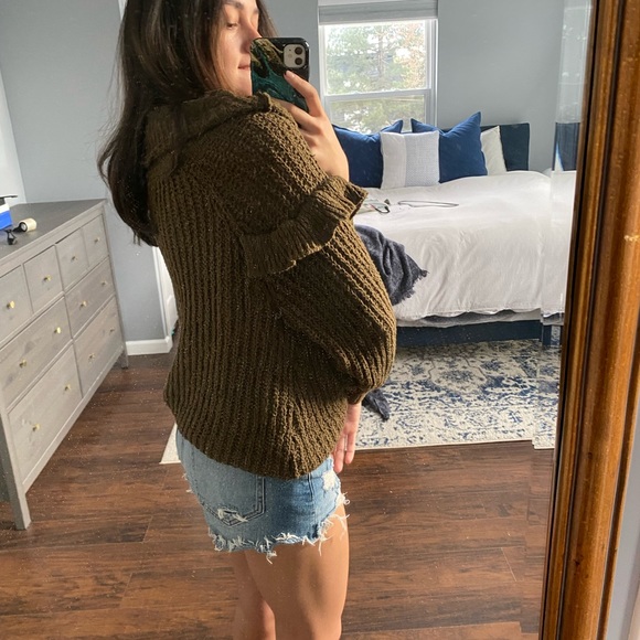 Cowl knit Ruffle Sweater - Picture 13 of 15